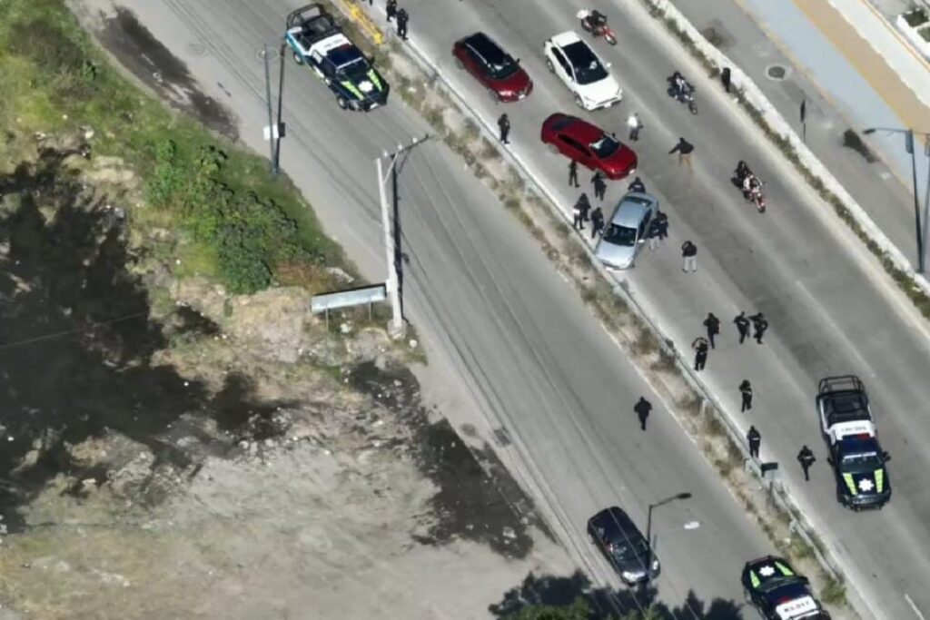 Persecución en Periférico Ecológico de Puebla