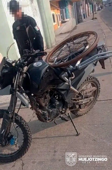 Seguridad Pública de Huejotzingo detiene a Alexis N. por conducir motocicleta con reporte de robo