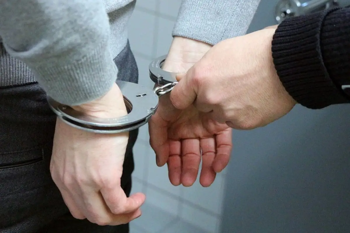 Detienen a policía tras choque entre una patrulla y un taxi en Puebla 1 Detienen a policía tras choque entre una patrulla y un taxi en Puebla