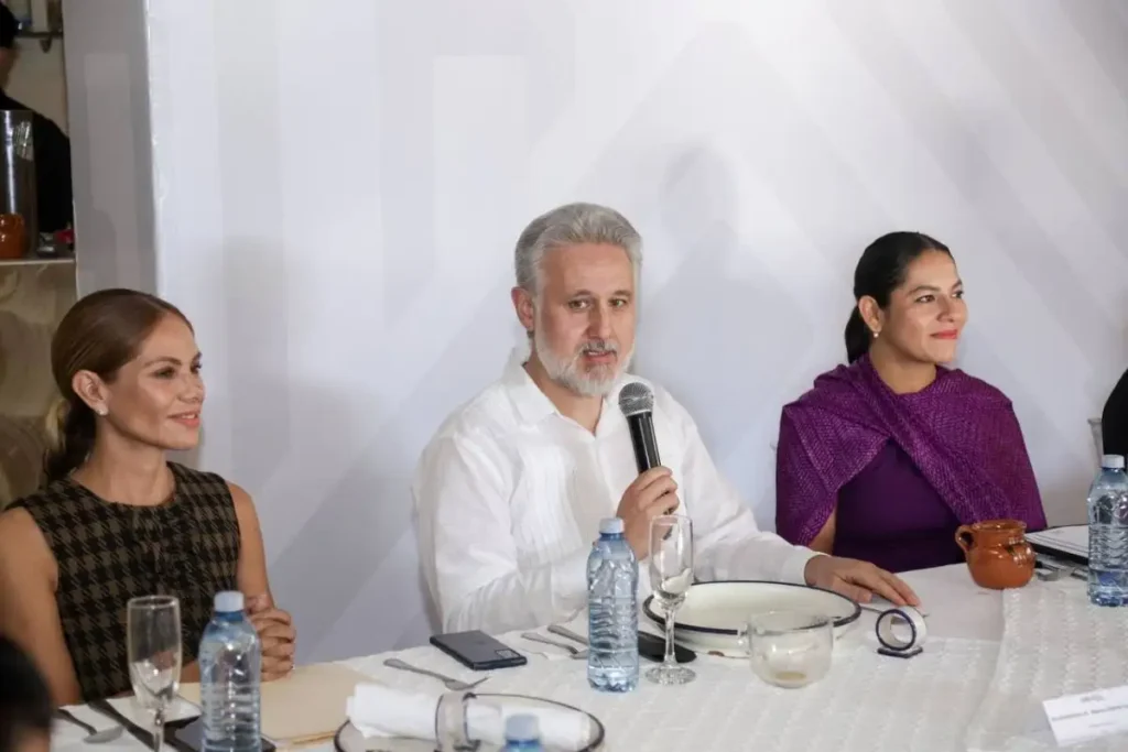 Extiende Gobierno de San Andrés Cholula lazos de cooperación con Rumania y con Mitla