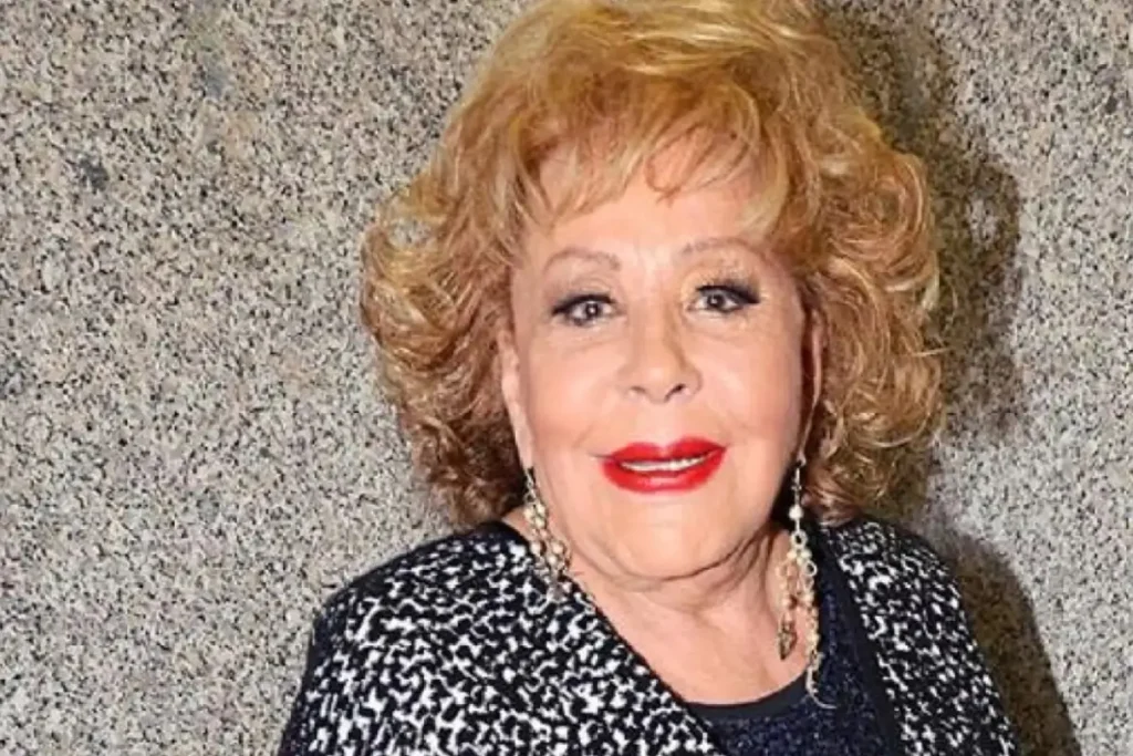 Silvia Pinal permanece hospitalizada y se reporta en estado delicado