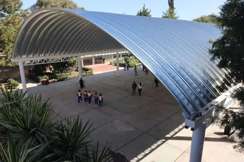 Con techados en escuelas, gobierno de Sergio Salomón contribuye a cuidar salud de estudiantes