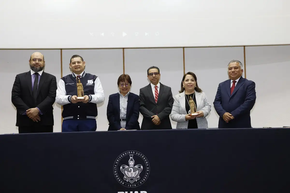 Alejandro Armenta, orgulloso de ser el primer gobernador con formación en administración pública, egresado de la BUAP 1 Alejandro Armenta, orgulloso de ser el primer gobernador con formación en administración pública, egresado de la BUAP
