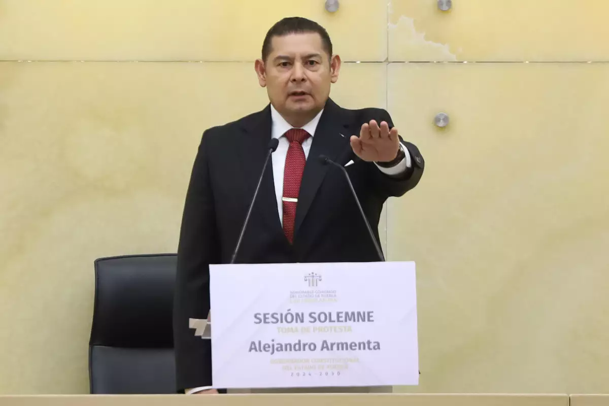 Alejandro Armenta asume la gubernatura de Puebla