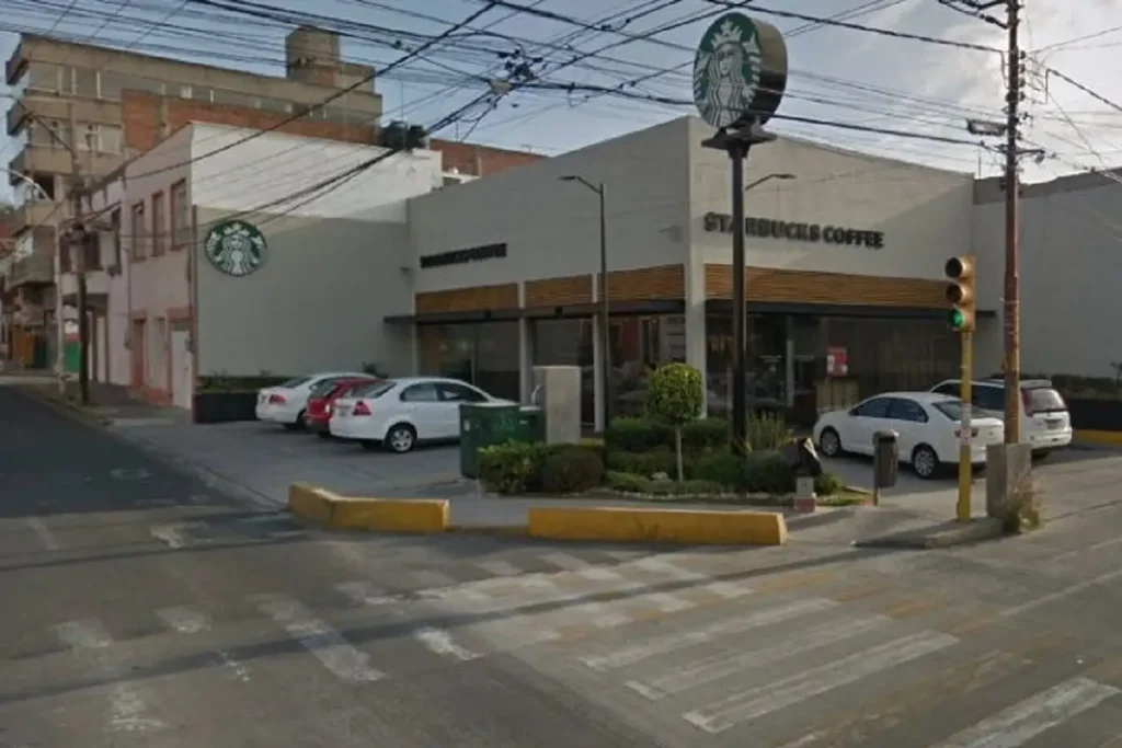 Asalto al Starbucks 16 de Septiembre: Grupo armado amaga a personal y clientes