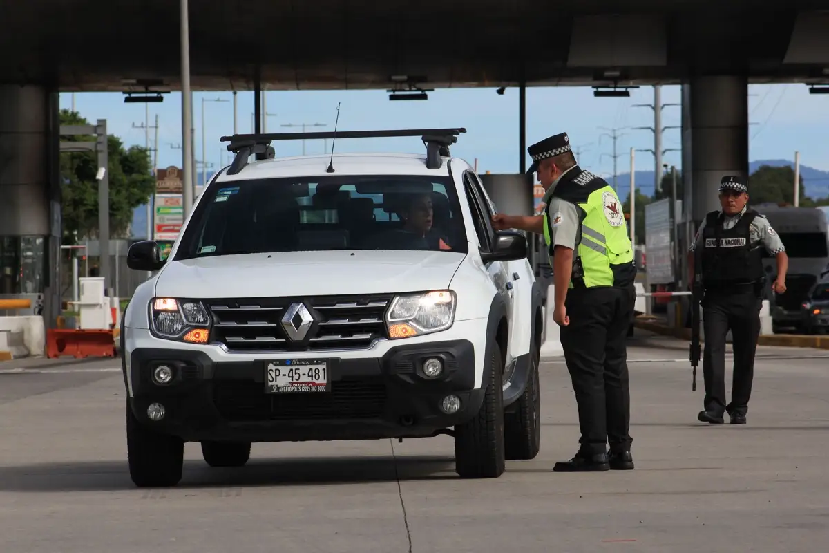 Asalto en la autopista Amozoc-Puebla: Familia víctima de delincuentes 1 Asalto en la autopista Amozoc-Puebla Familia víctima de delincuentes