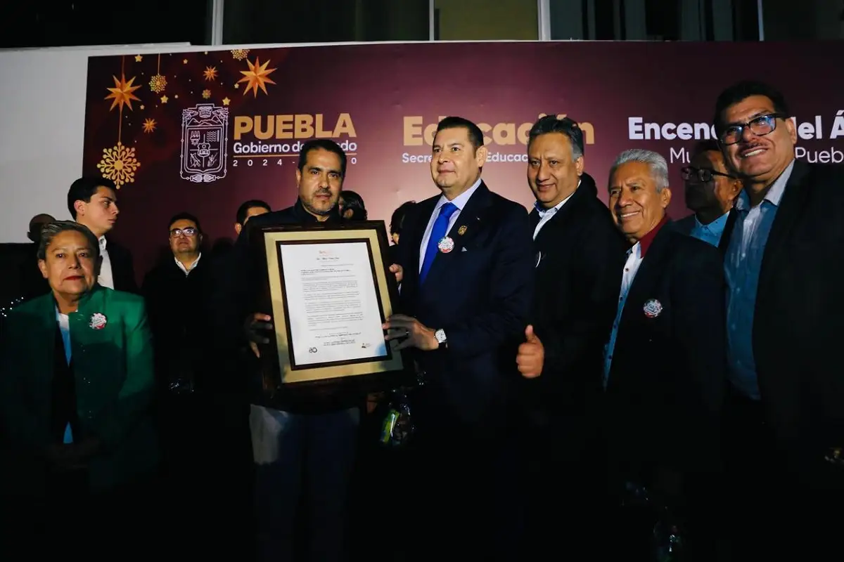 De la mano de las maestras y maestros, vamos a recorrer Puebla Alejandro Armenta