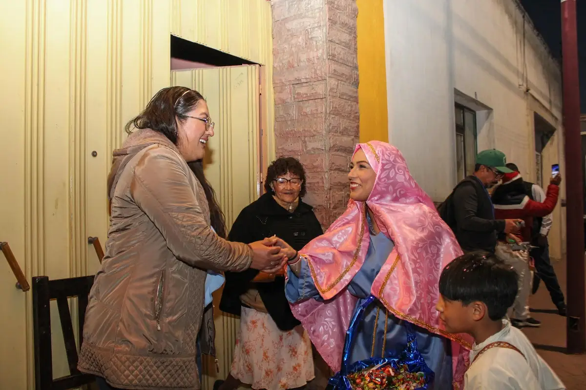 Huejotzingo brilla en su desfile navideño; reúne a más de 10 mil asistentes