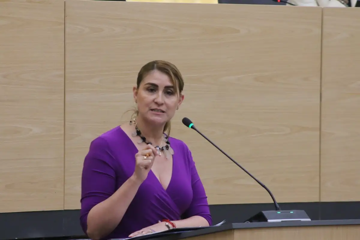 Designa LXII Legislatura a Idamis Pastor como titular de la Fiscalía General del Estado 1 Previo a su designación, tres aspirantes comparecieron ante el Pleno del Congreso del Estado