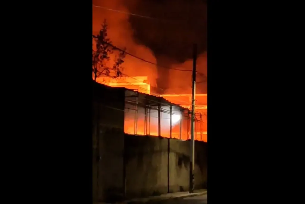 Se registra incendio en el Barrio de Santa Anita
