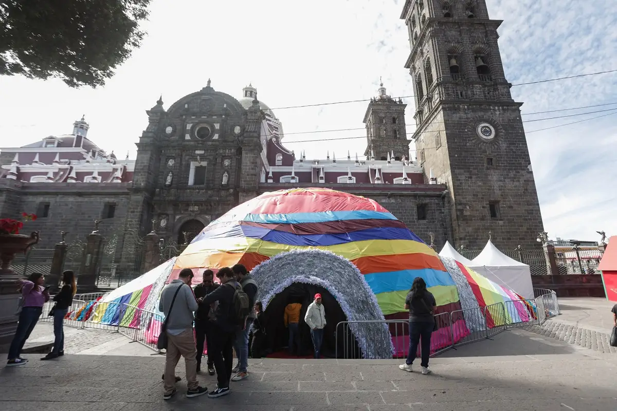 Ya puedes visitar la Experiencia Sensorial “Habla con Santa” en el zócalo de Puebla