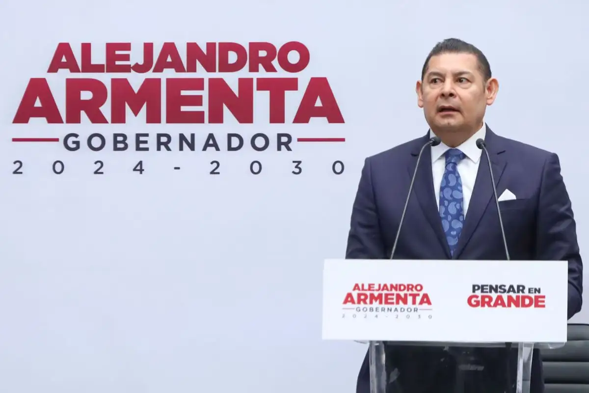 Alejandro Armenta incluye a Paola Angon a su gabinete