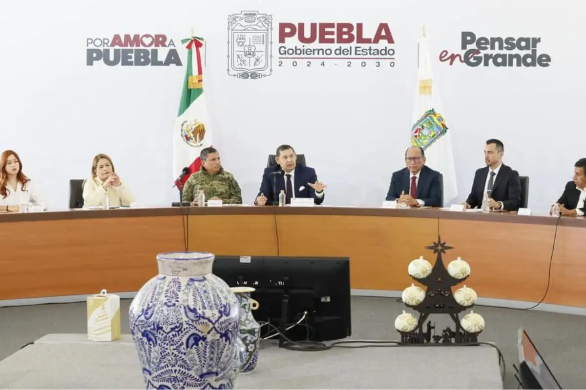 Garantizar la seguridad de las familias poblanas, prioridad para el Gobernador Alejandro Armenta 1 Garantizar la seguridad de las familias poblanas, prioridad para el Gobernador Alejandro Armenta