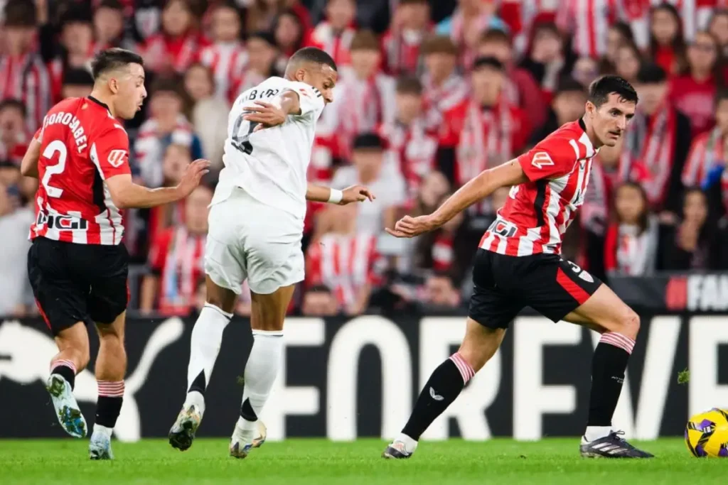 Athletic vs Real Madrid: Mbappé falla penal y le anulan gol