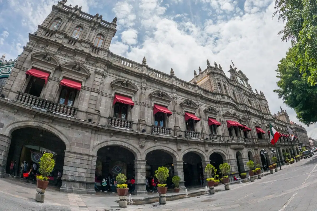Entre reclamos por hoyo financiero, Ayuntamiento de Puebla aprueba presupuesto 2025 1 Ayuntamiento de Puebla aprobó la Ley de Egresos 2025