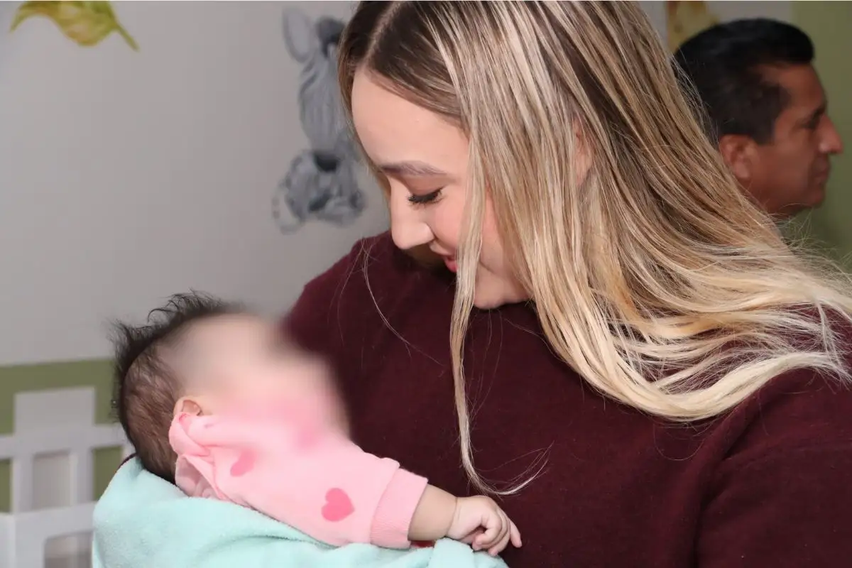 Visita Ceci Arellano la Casa de la Niñez