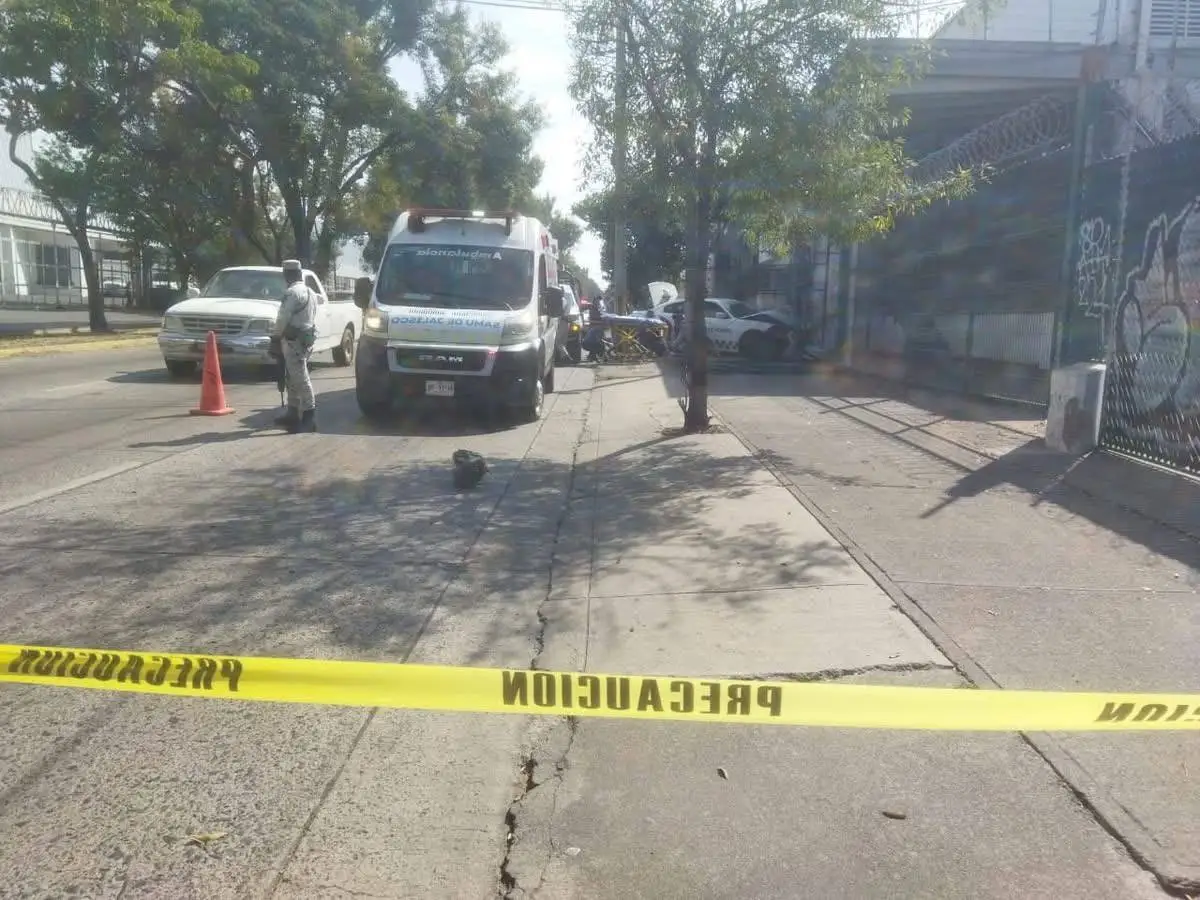 Provoca choque de patrulla tras intentar secuestrar avión