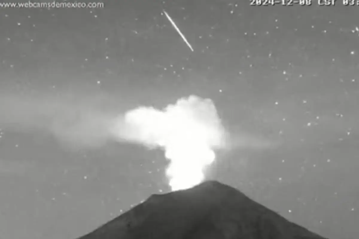 (VIDEO) Estrella fugaz pasa por el Popocatépetl 1 (VIDEO) Estrella fugaz pasa por el Popocatépetl