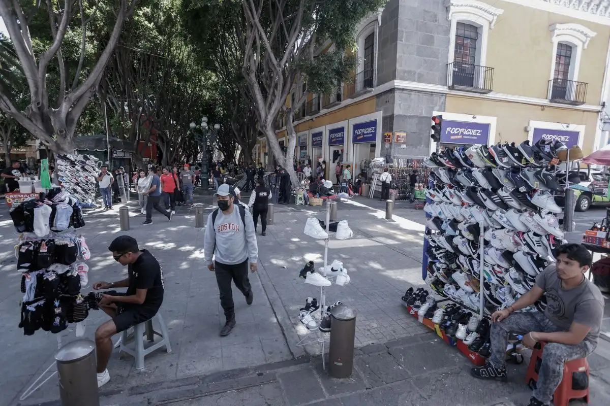 Piden expulsión de grupos ambulantes que protagonizaron una pelea en el centro de Puebla 1 Piden la expulsión de grupos ambulantes que protagonizaron una pelea en el centro de Puebla