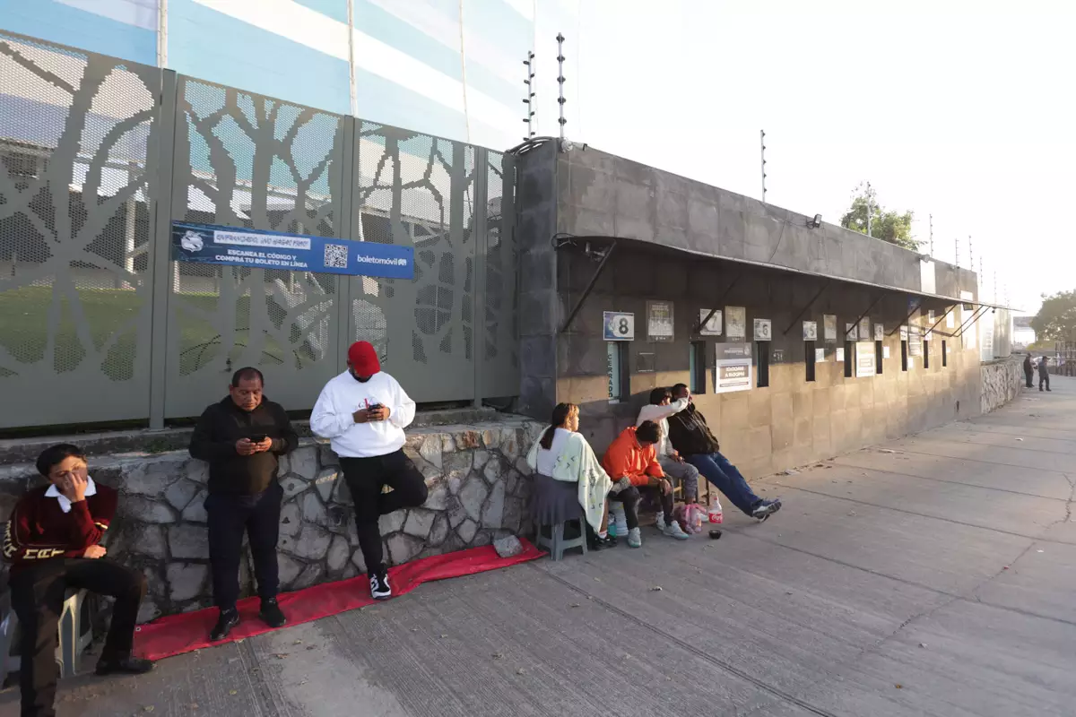 fila taquillas del estadio cuauhtemoc final America 4