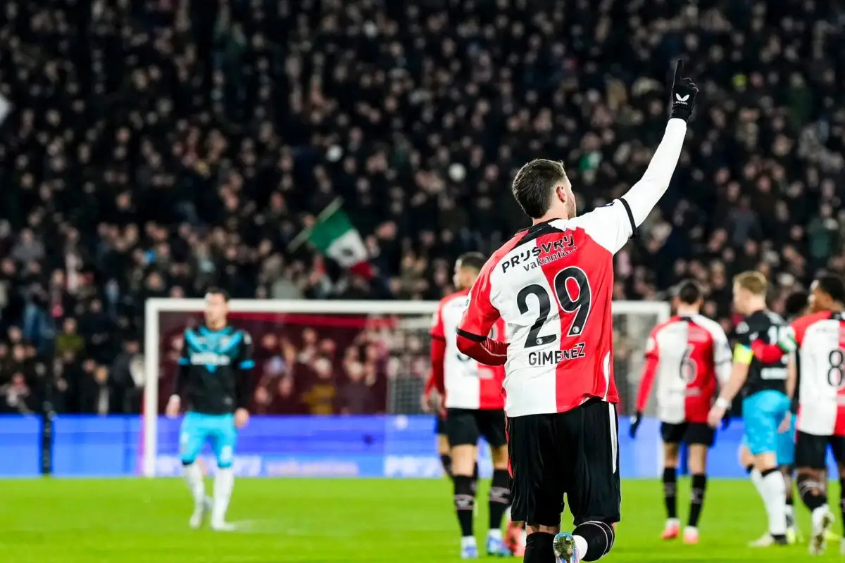 VIDEOS: así fue el hat-trick de Santiago Giménez en el Feyenoord vs Heracles 1 Así fue el hat-trick de Santiago Giménez en el Feyenoord vs Heracles