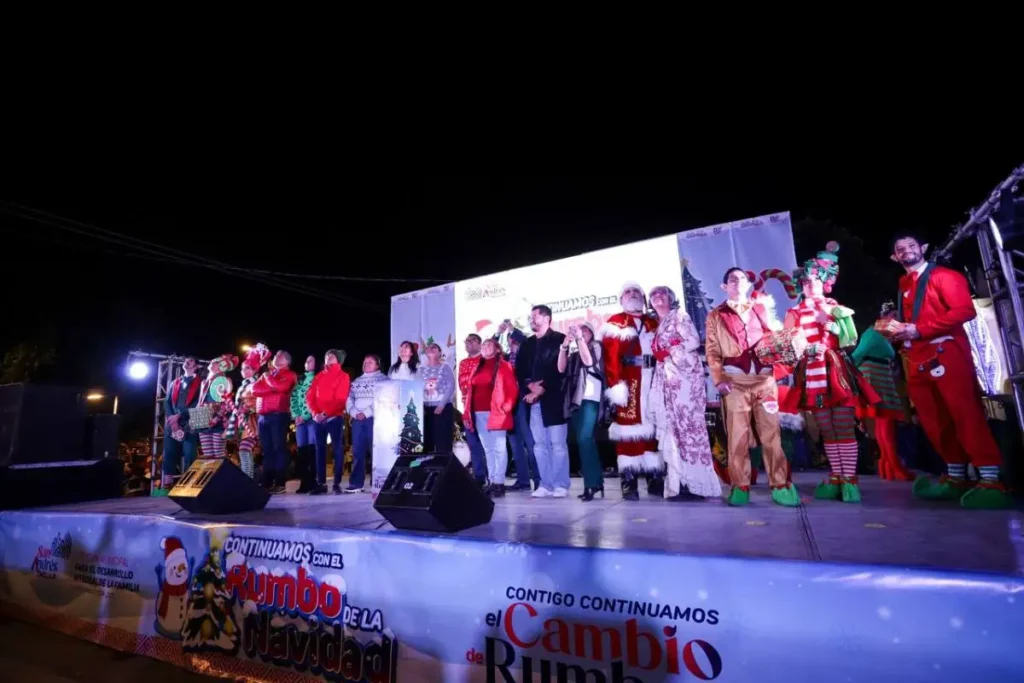 Lupita Cuautle da inicio al programa "Continuamos con el Rumbo de la Navidad"