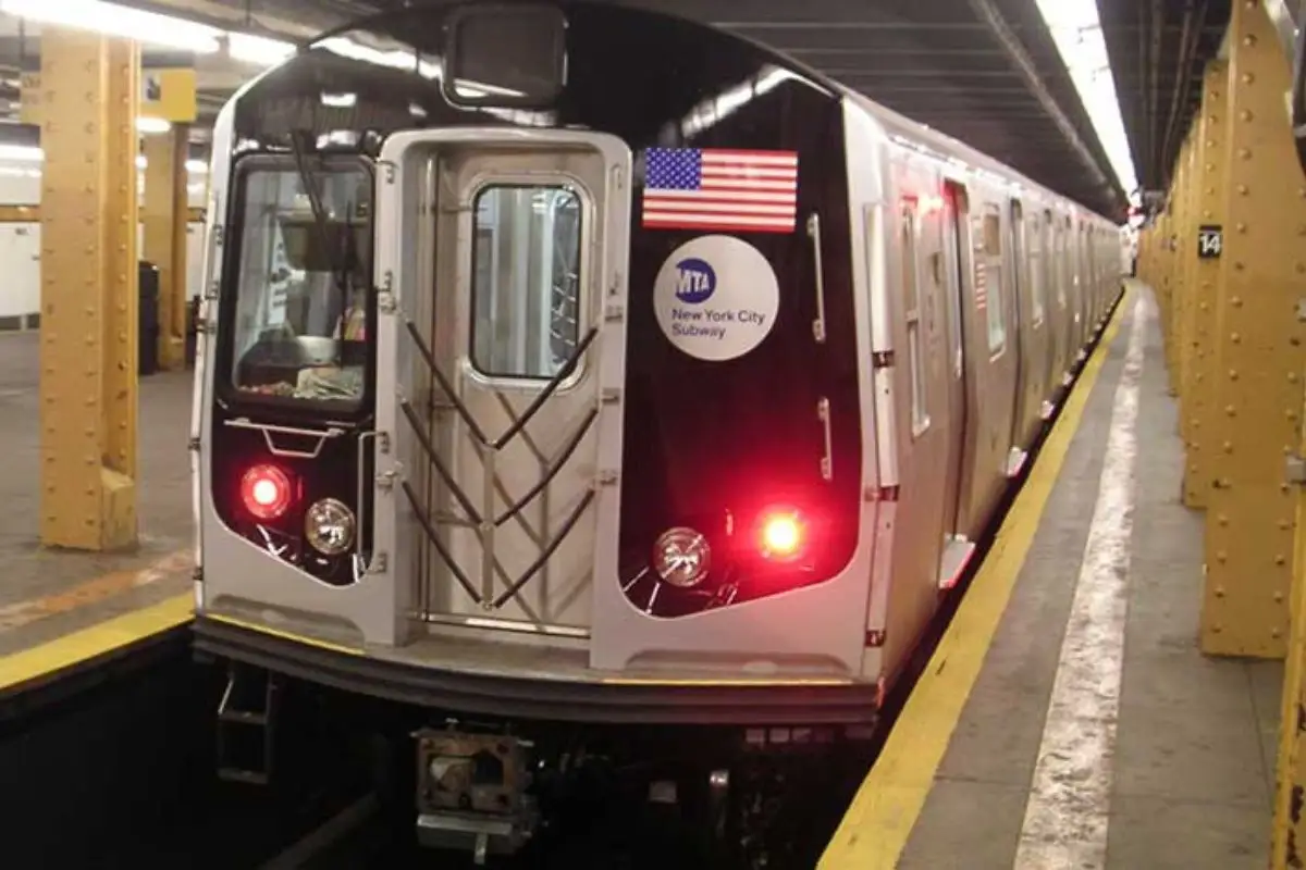 (IMÁGENES FUERTES) Mujer es quemada viva dentro del metro de Nueva York; detienen al asesino 1 (IMÁGENES FUERTES) Mujer es quemada viva dentro del metro de Nueva York; detienen al asesino
