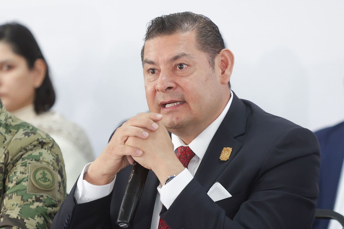 Trump ha deportado 327 migrantes de Puebla; Armenta visitará EUA en febrero 1 Trump ha deportado 327 migrantes de Puebla; Armenta visitará EUA en febrero