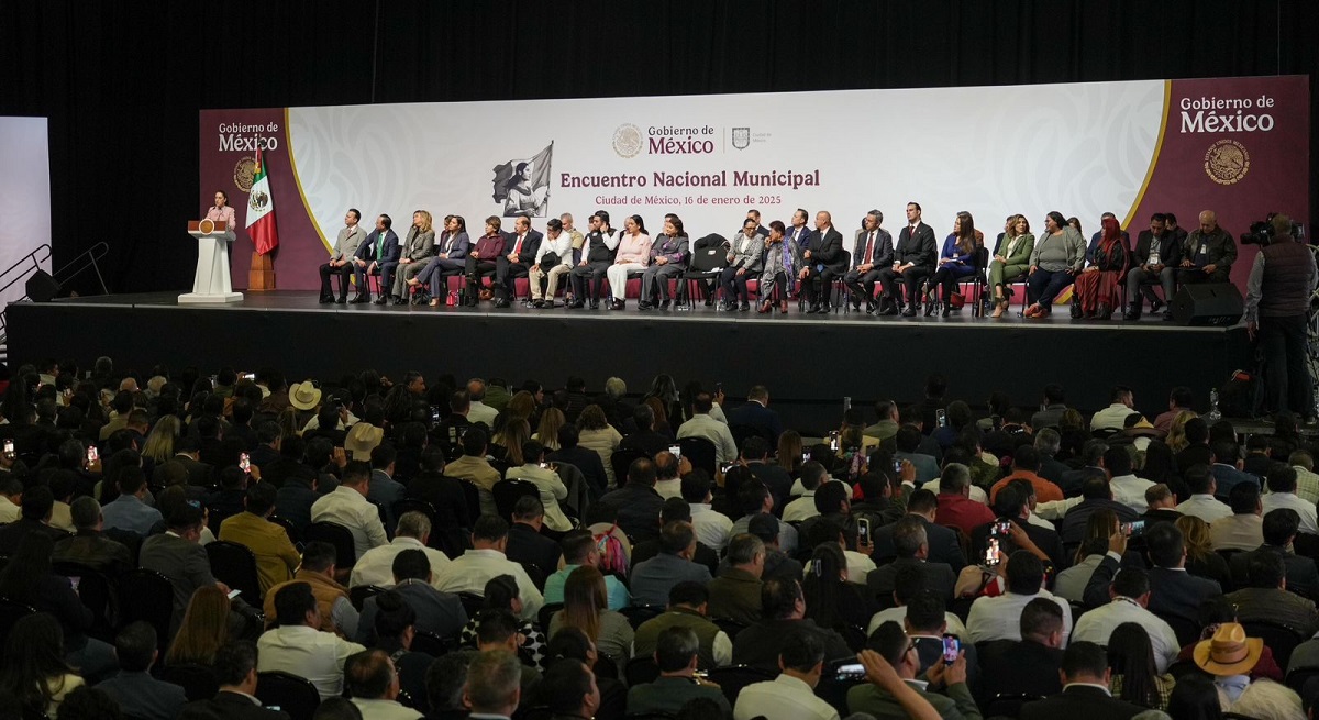 Armenta y Pepe Chedraui acompanan a Claudia Sheinbaum al encuentro Nacional Municipal 2025 1
