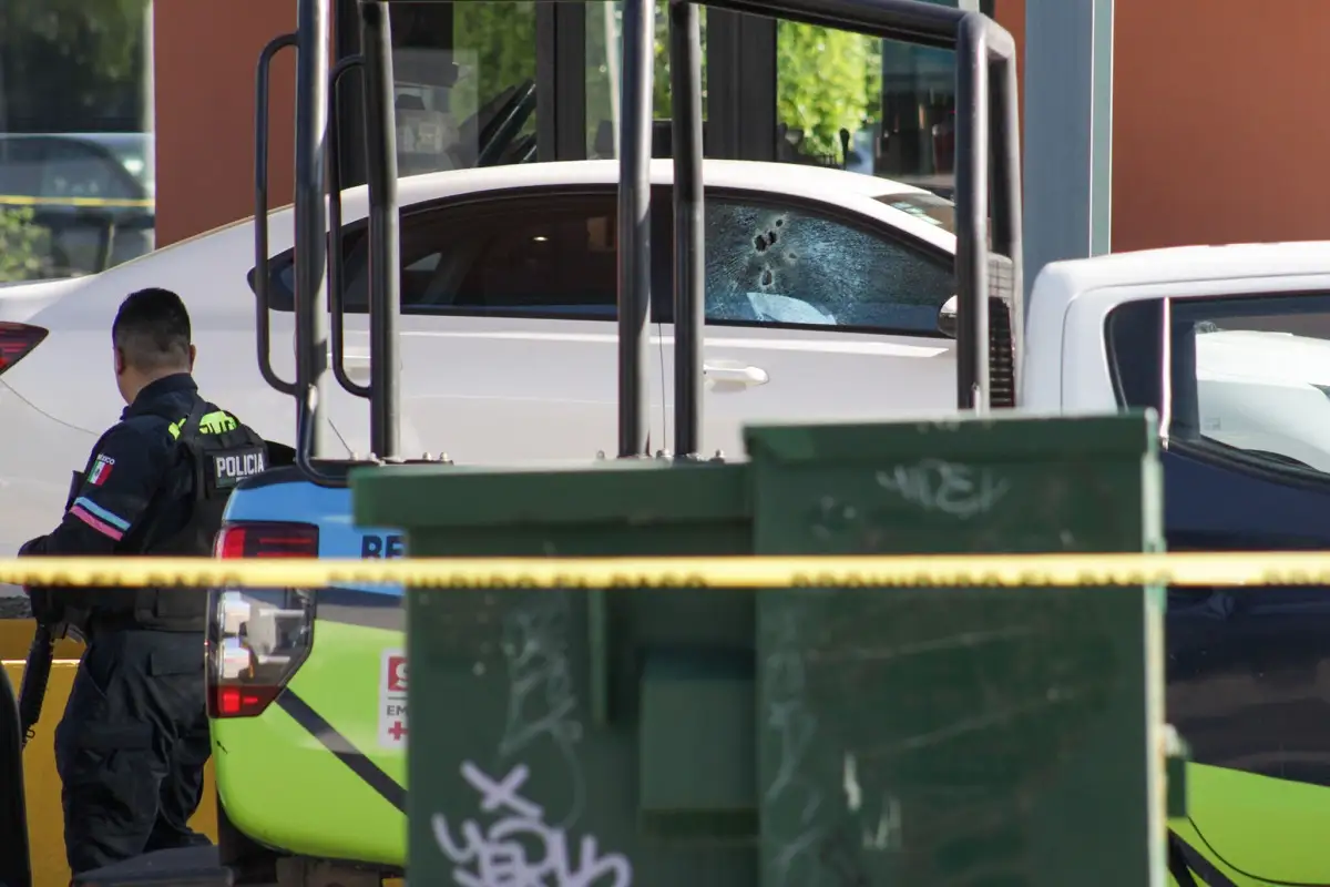 Balacera y persecución en Valsequillo deja policías heridos y patrulla volcada 1 Balacera y persecución en Valsequillo deja policías heridos y patrulla volcada