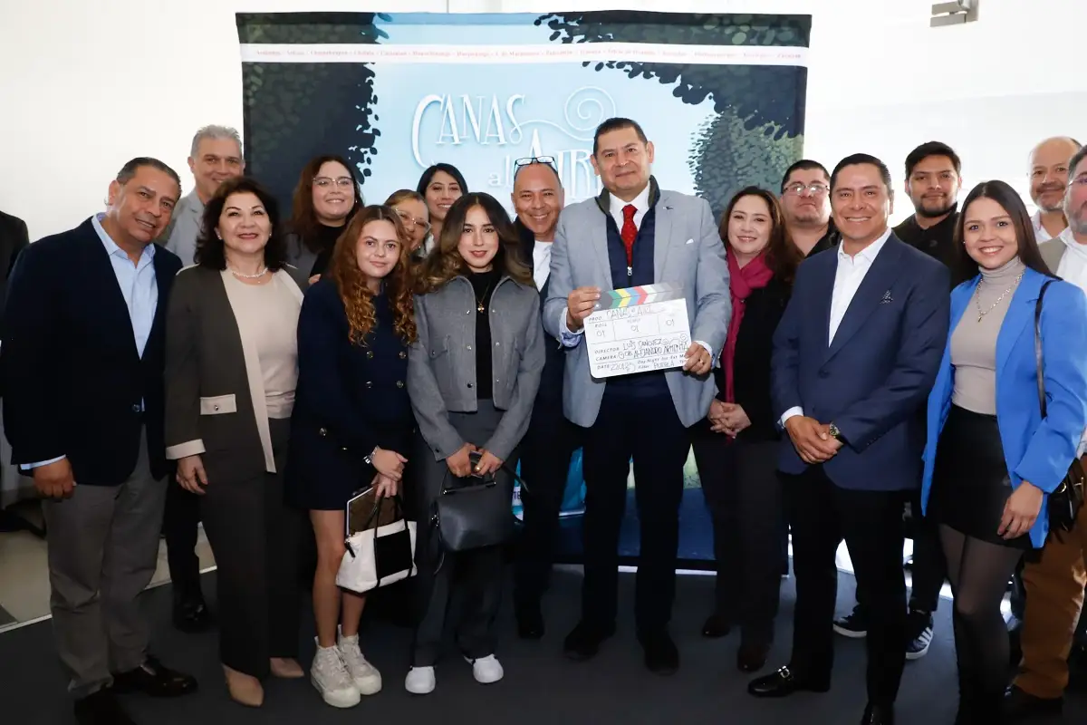 “Canas al Aire” revalora a las y los abues y exalta pueblos mágicos y milenarios de Puebla 1 “Canas al Aire” revalora a las y los abues y exalta pueblos mágicos y milenarios de Puebla