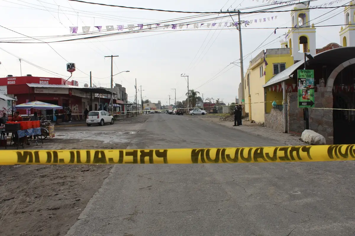 Decapitan a una persona en Puebla: cabeza aparece en Amozoc y el resto en Periférico 1 Decapitan a una persona en Puebla cabeza aparece en Amozoc y el resto en Periférico