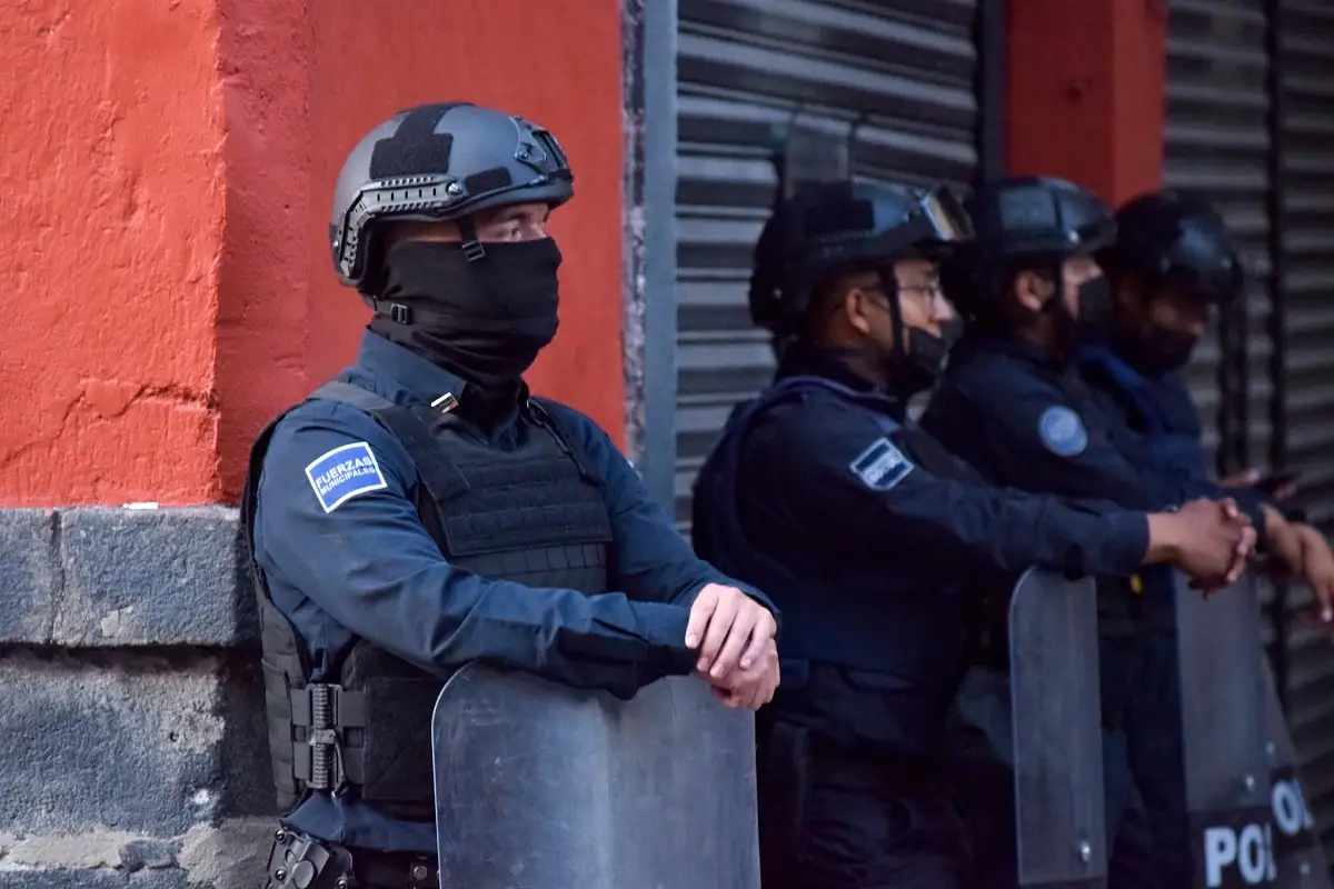 Detienen a policías de la SSC por robo a casa habitación en Galaxia La Calera 1 Detienen a policías de la SSC por robo a casa habitación en Galaxia La Calera