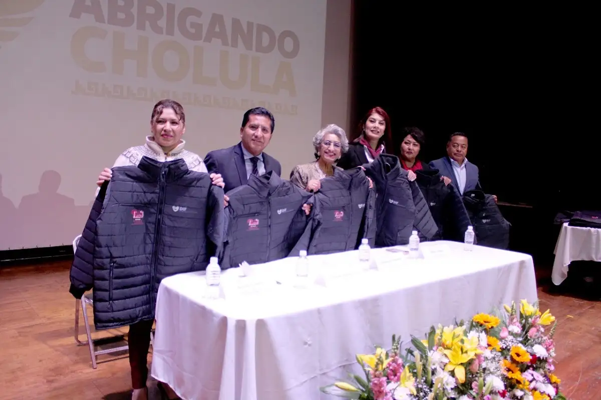 En conjunto con el Sistema Municipal DIF, arrancó el programa Abrigando Cholula