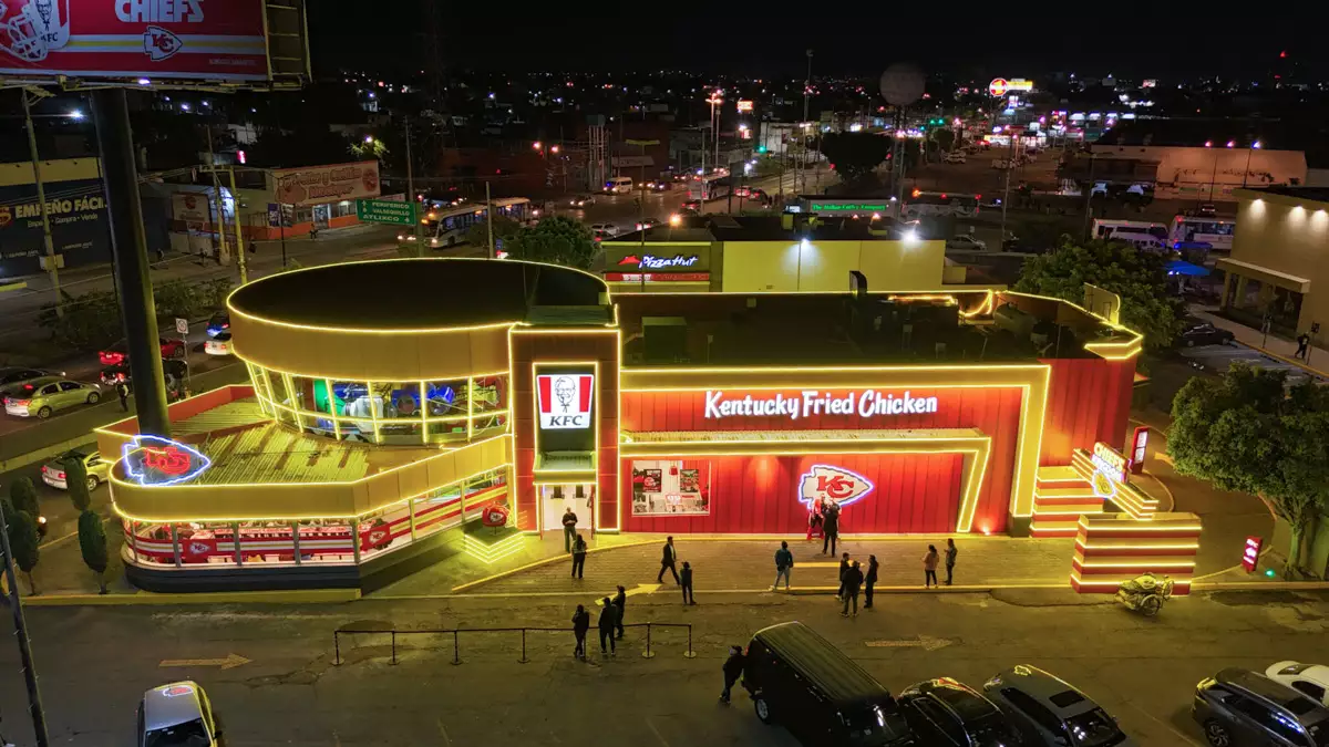Super Bowl 2025: Este es el KFC en Puebla con temática de los Chiefs de Kansas (FOTOS) 1 Super Bowl 2025: Este es el KFC en Puebla con temática de los Chiefs de Kansas