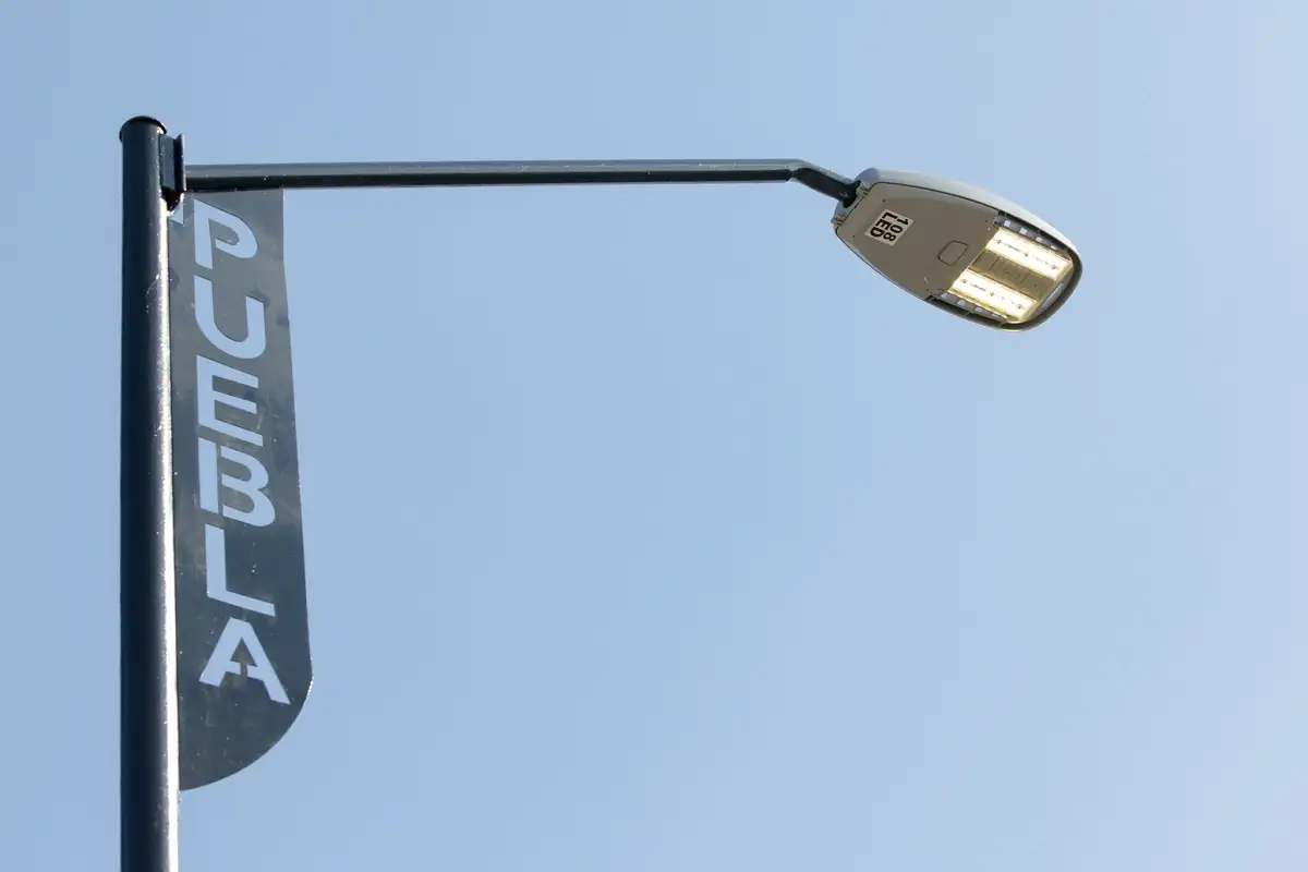 Puebla tendrá luminaria en LED: el plan a 3 años del Ayuntamiento 1 Puebla tendrá luminaria en LED el plan a 3 años del Ayuntamiento