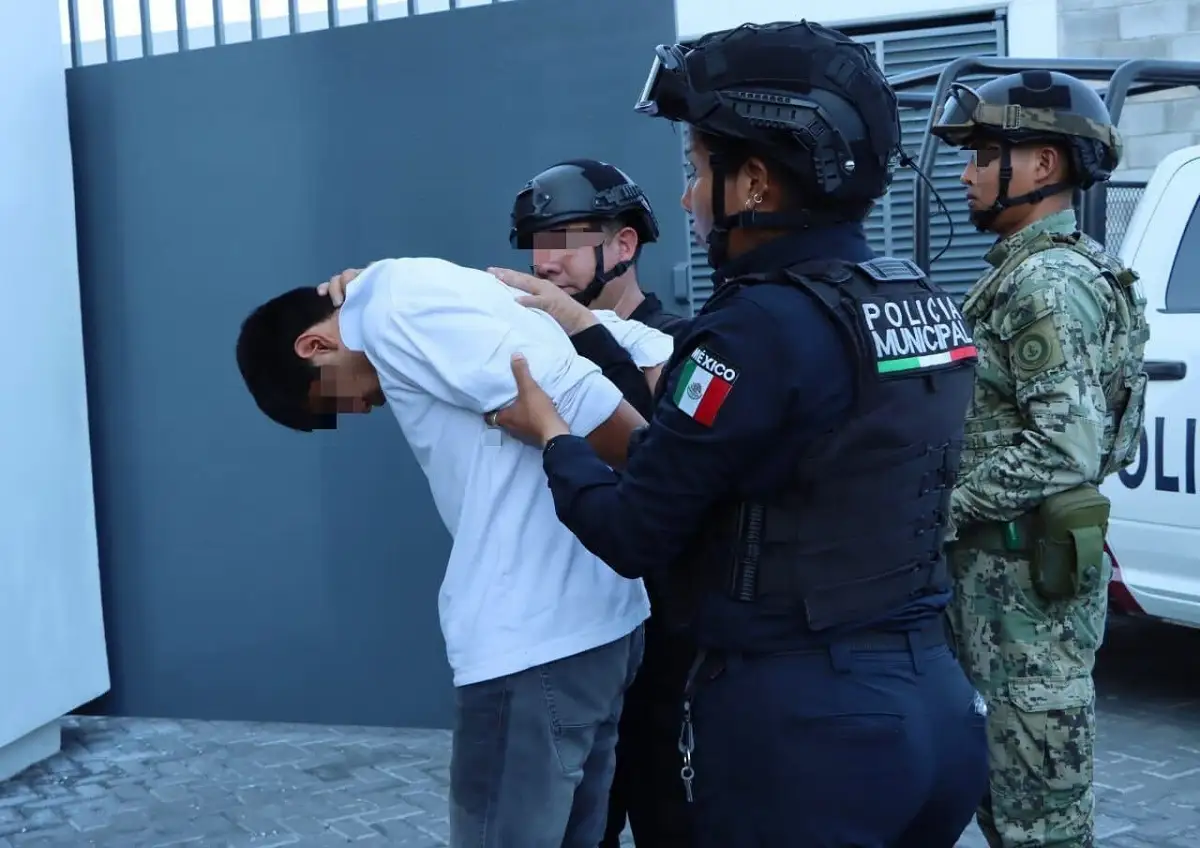 Roban trailer golpean al chofer y son detenidos tras persecucion en Puebla 1