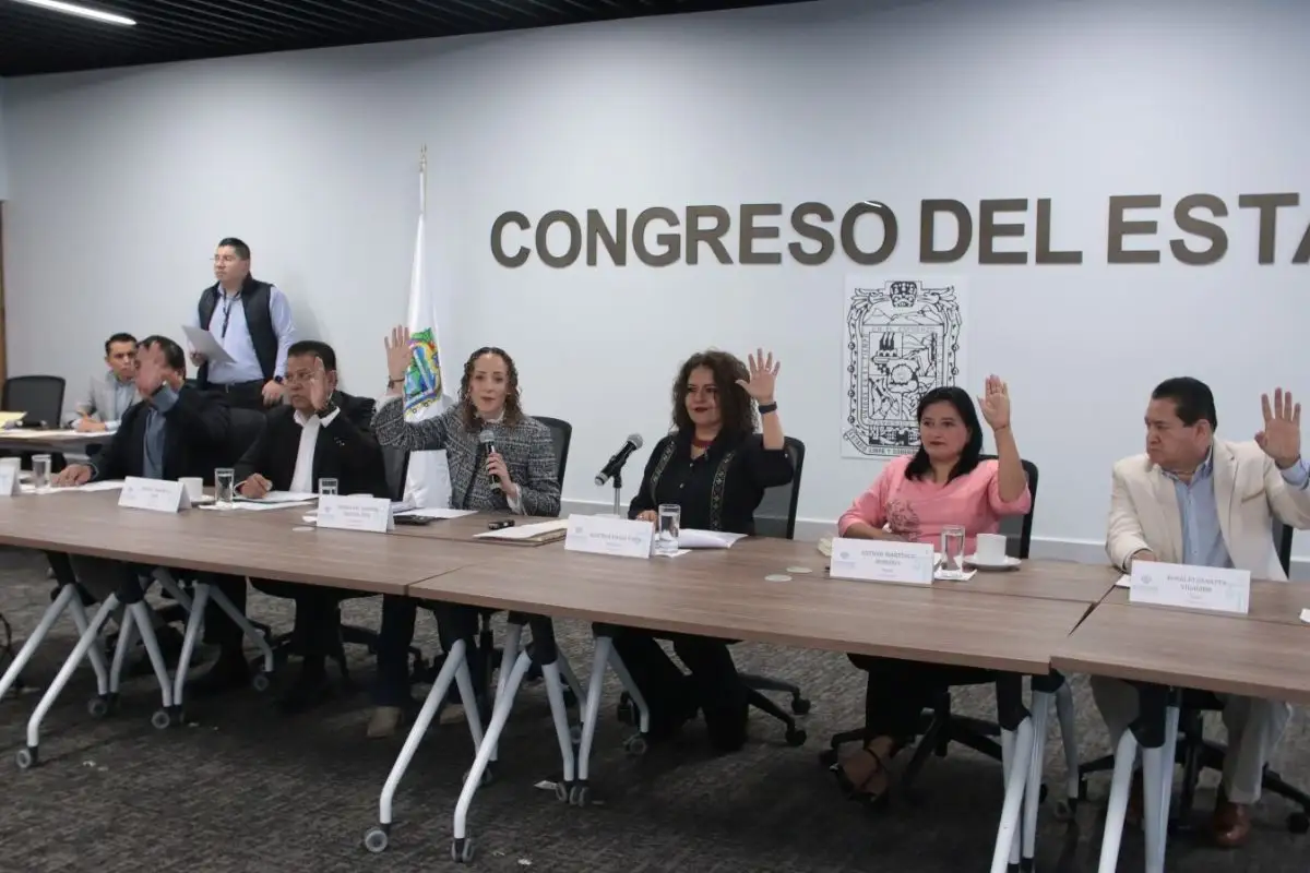 Aprueba Comisión del Congreso decreto para declarar al 2025 Año del Bicentenario de la Constitución de 1825 1 Aprueba Comisión del Congreso decreto para declarar al 2025 Año del Bicentenario de la Constitución de 1825