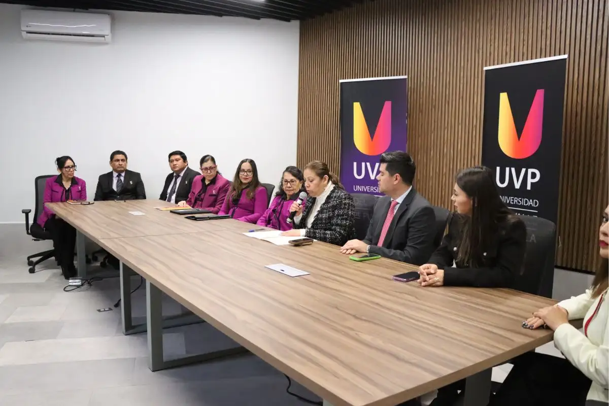 Signan Convenio de colaboración y prestación de servicios UVP y Congreso del Estado 3 Signan Convenio de colaboración y prestación de servicios UVP y Congreso del Estado