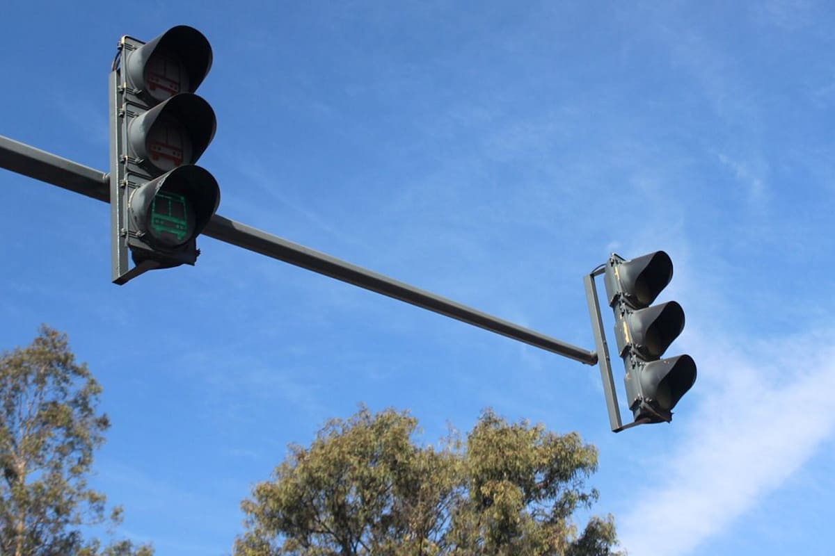 darán mantenimiento a semáforos de Puebla por tres años 