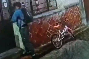 Intenta robar una casa en Texmelucan pero no la puede abrir