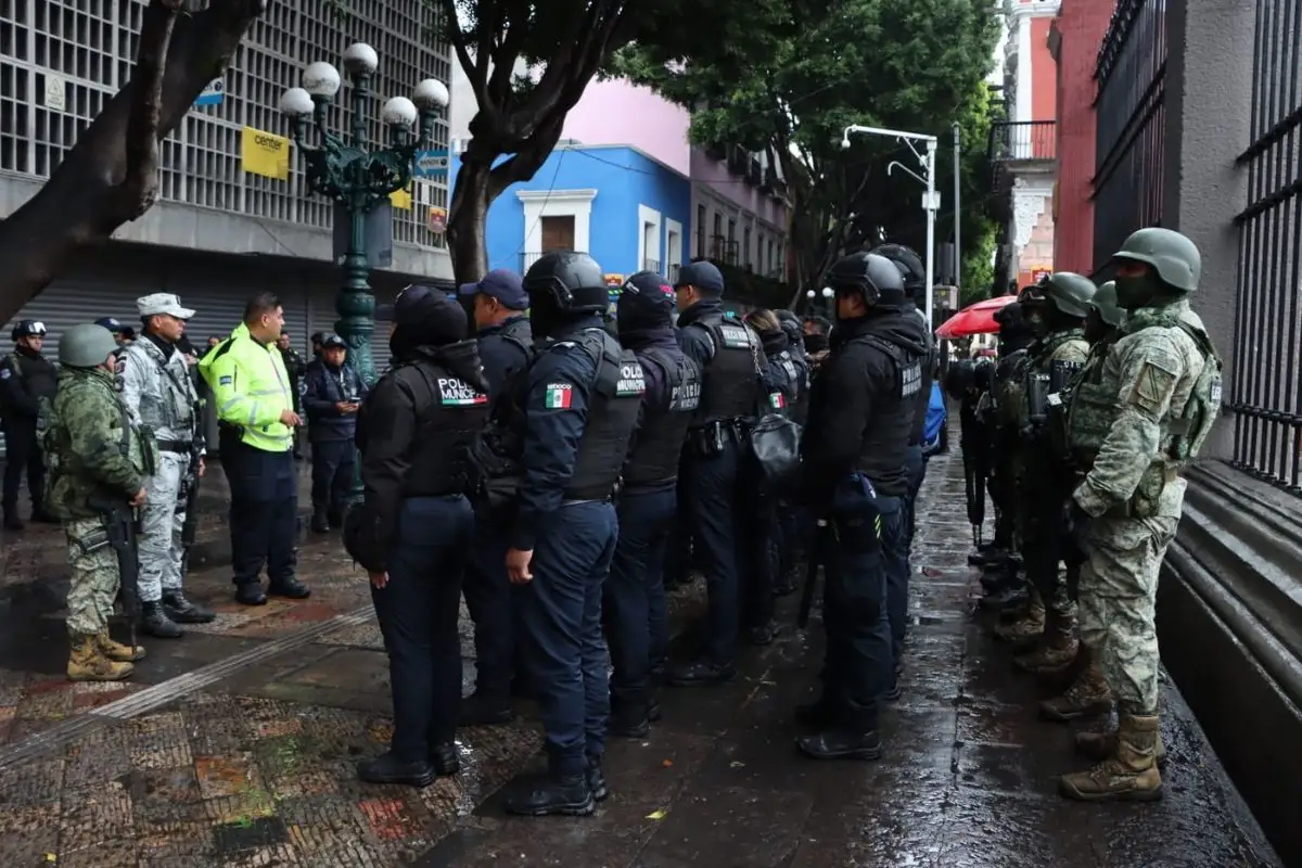Marina, Ejército y Guardia Nacional vigilan tianguis de Loma Bella tras ejecución 1 Hay vigilancia tras operativo en el tianguis de Loma Bella
