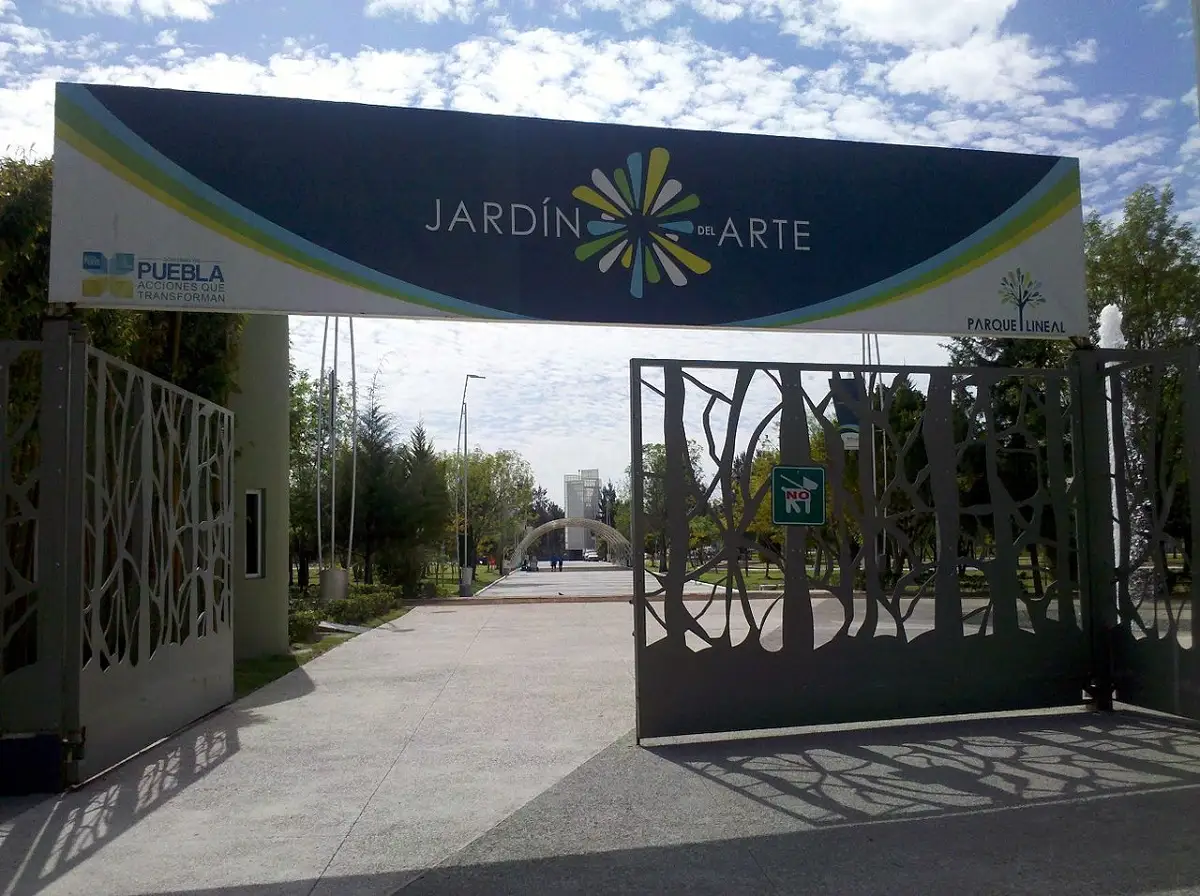 Hay lugares disponibles en tianguis tradicionales de Puebla