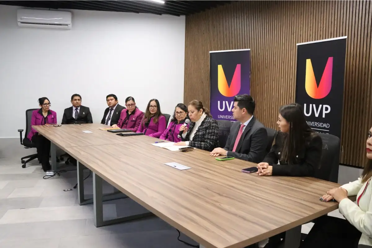 Signan Convenio de colaboración y prestación de servicios UVP y Congreso del Estado