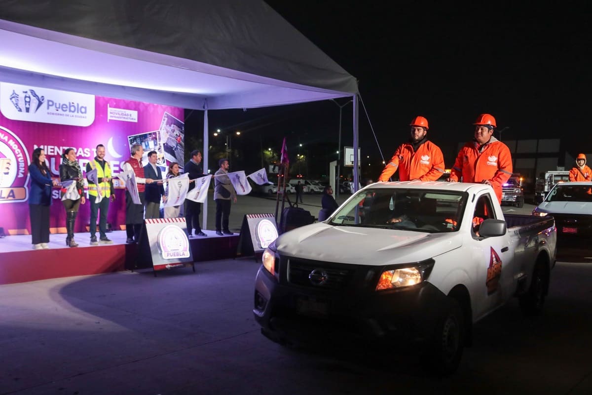 Destina Gobierno de la Ciudad más de 100 mdp al programa nocturno Bacheando Puebla 2025