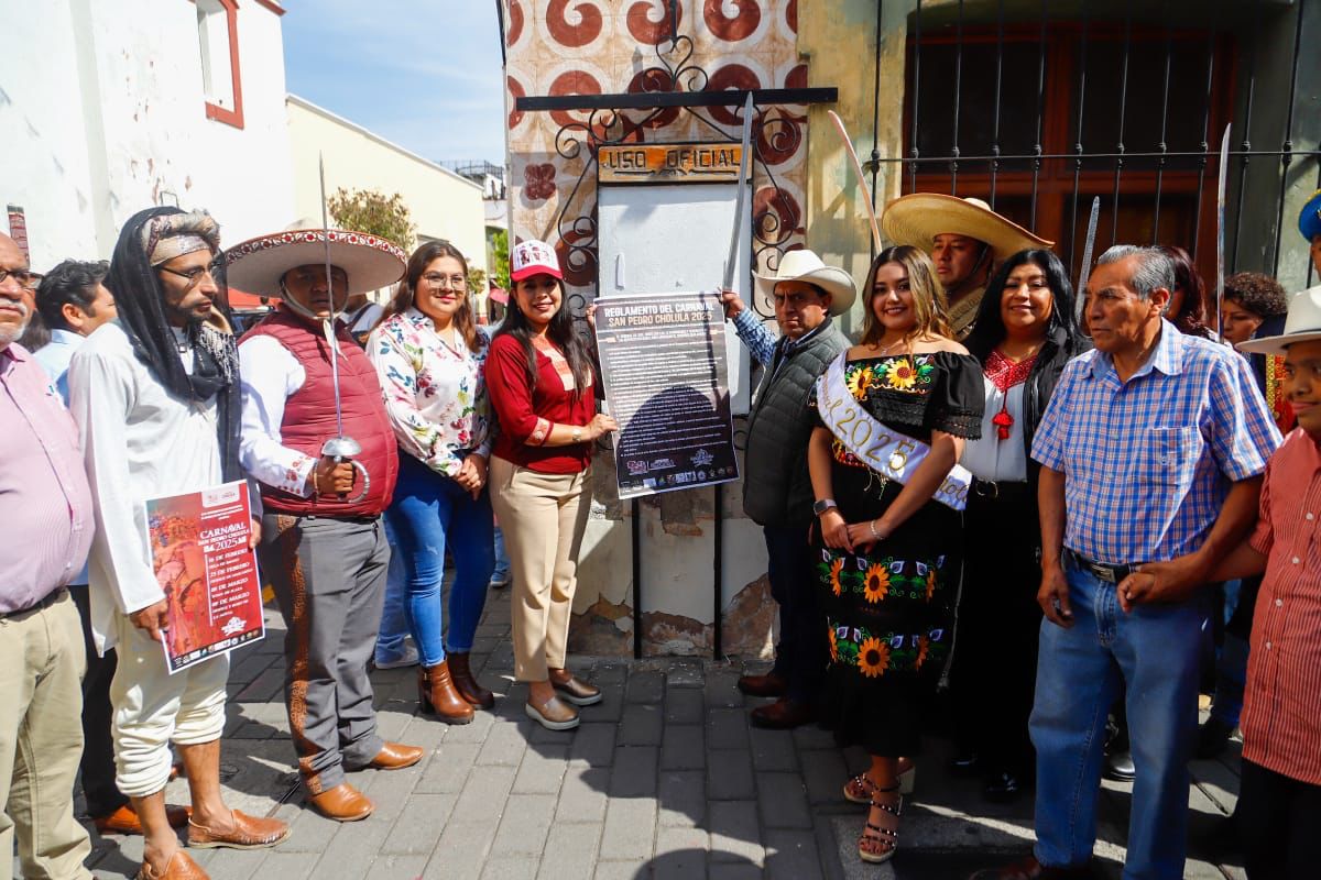 Colocan bando del Carnaval de San Pedro Cholula 2025 1 Colocan bando del Carnaval de San Pedro Cholula 2025