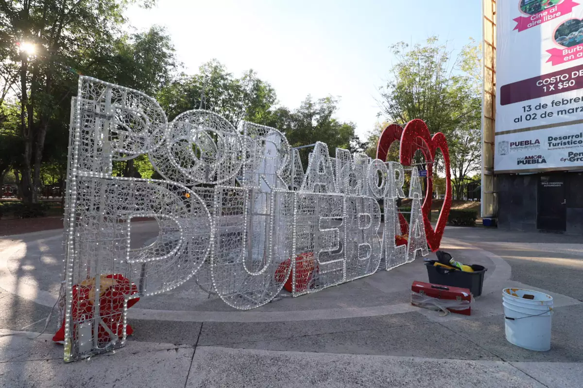 (FOTOS ) Comienza instalación del Festival del Amor en Puebla: Esto encontrarás 8 Festival del Amor Puebla febrero 14