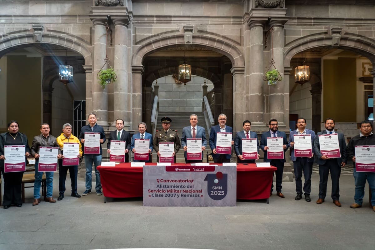 Invita Pepe Chedraui a jóvenes a inscribirse para iniciar el Servicio Militar Nacional 1 Pepe Chedraui presentó la Convocatoria Alistamiento del SMN 2007