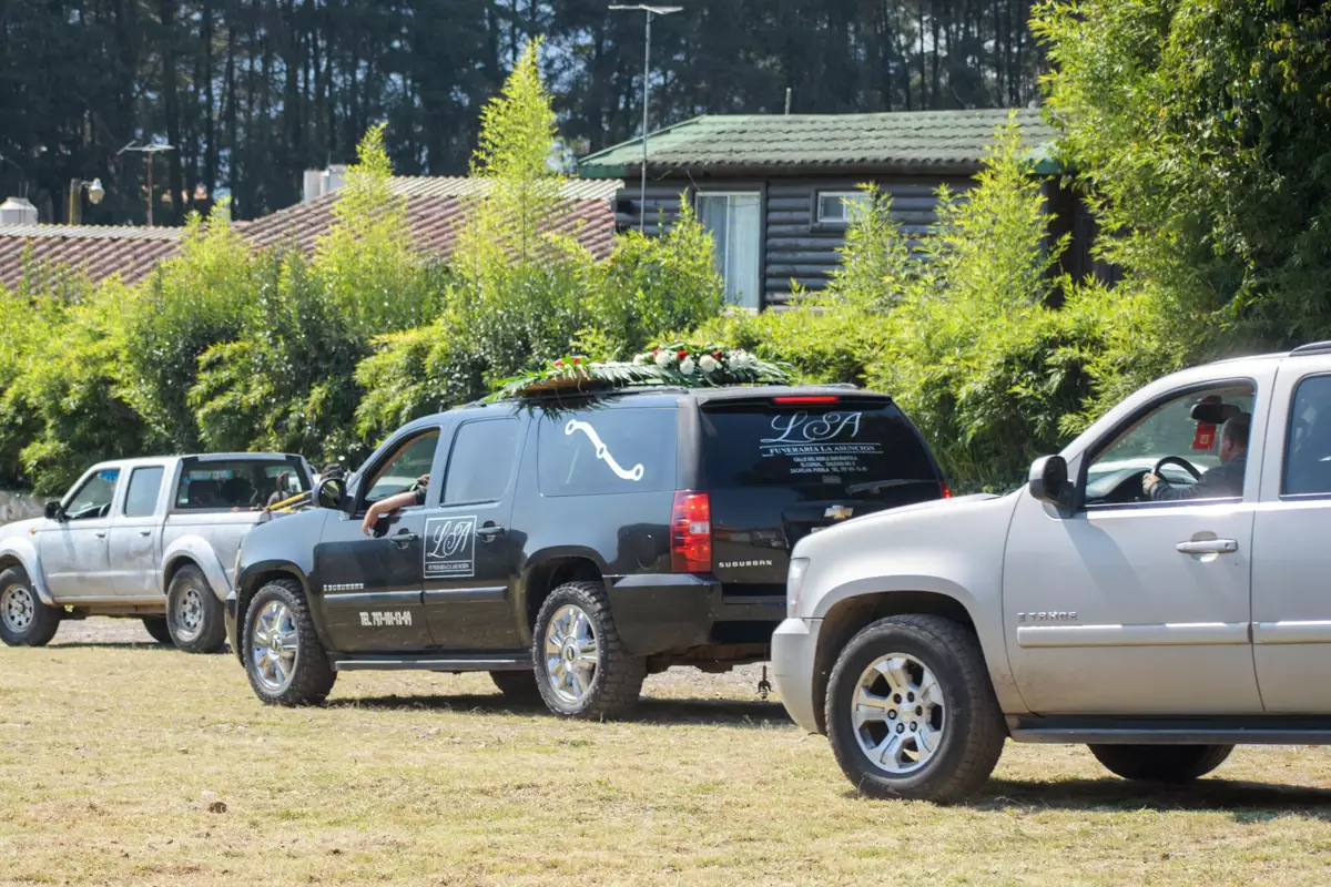 Dan el último adiós al bebé René Emilio, asesinado durante asalto en Ahuazotepec 6 Dan el último adiós al bebé René Emilio, asesinado durante asalto en Ahuazotepec