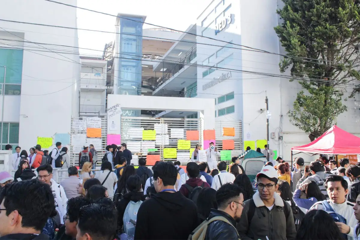 Directivos de la Facultad de Medicina logran acuerdos con alumnos